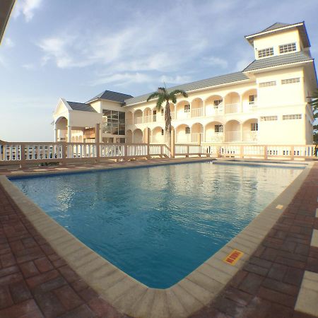 Glistening Waters Hotel ファルマス エクステリア 写真