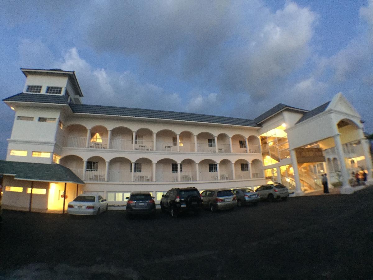 Glistening Waters Hotel ファルマス エクステリア 写真